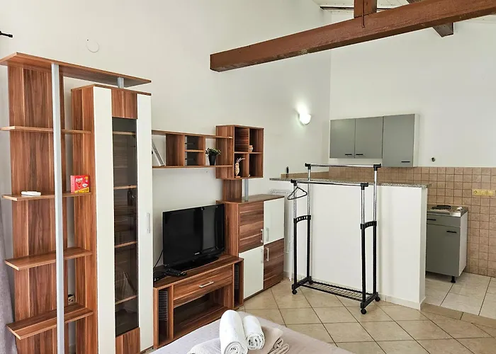 Apartments Mira 2