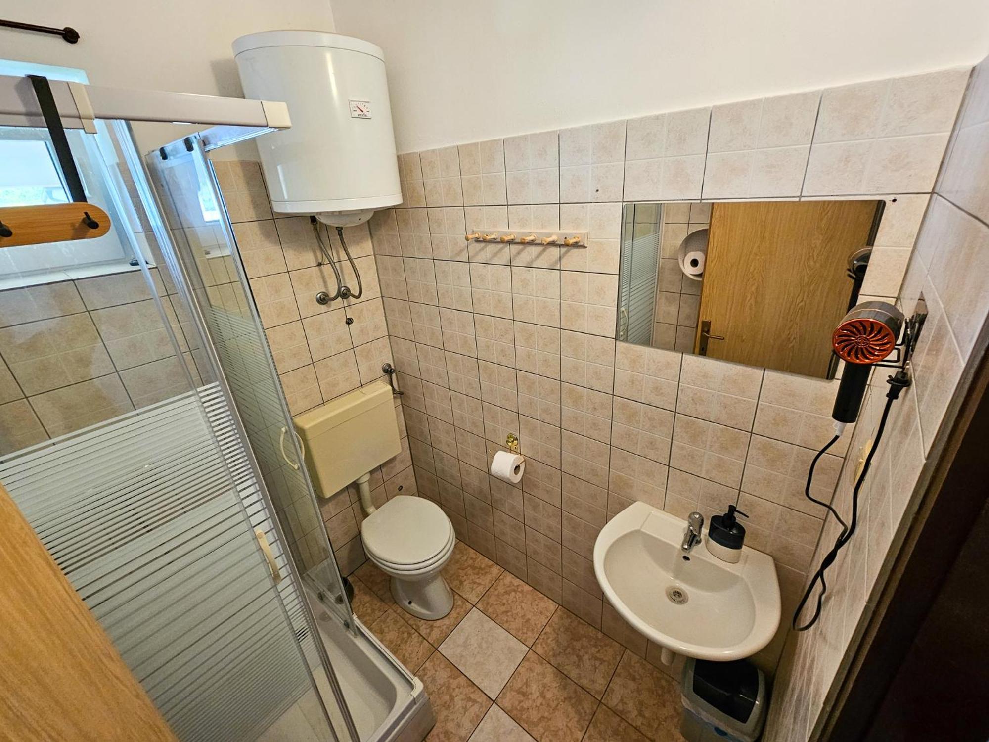 Apartment Mira 2 *